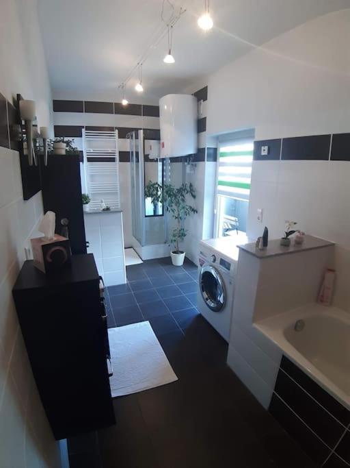 Bello Apartamento Graben-Neudorf Extérieur photo